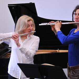 Flute faculty Paula Robison teaches a student