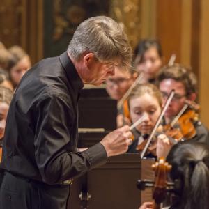 Peter Jarvis conducts the String Chamber Orchestra