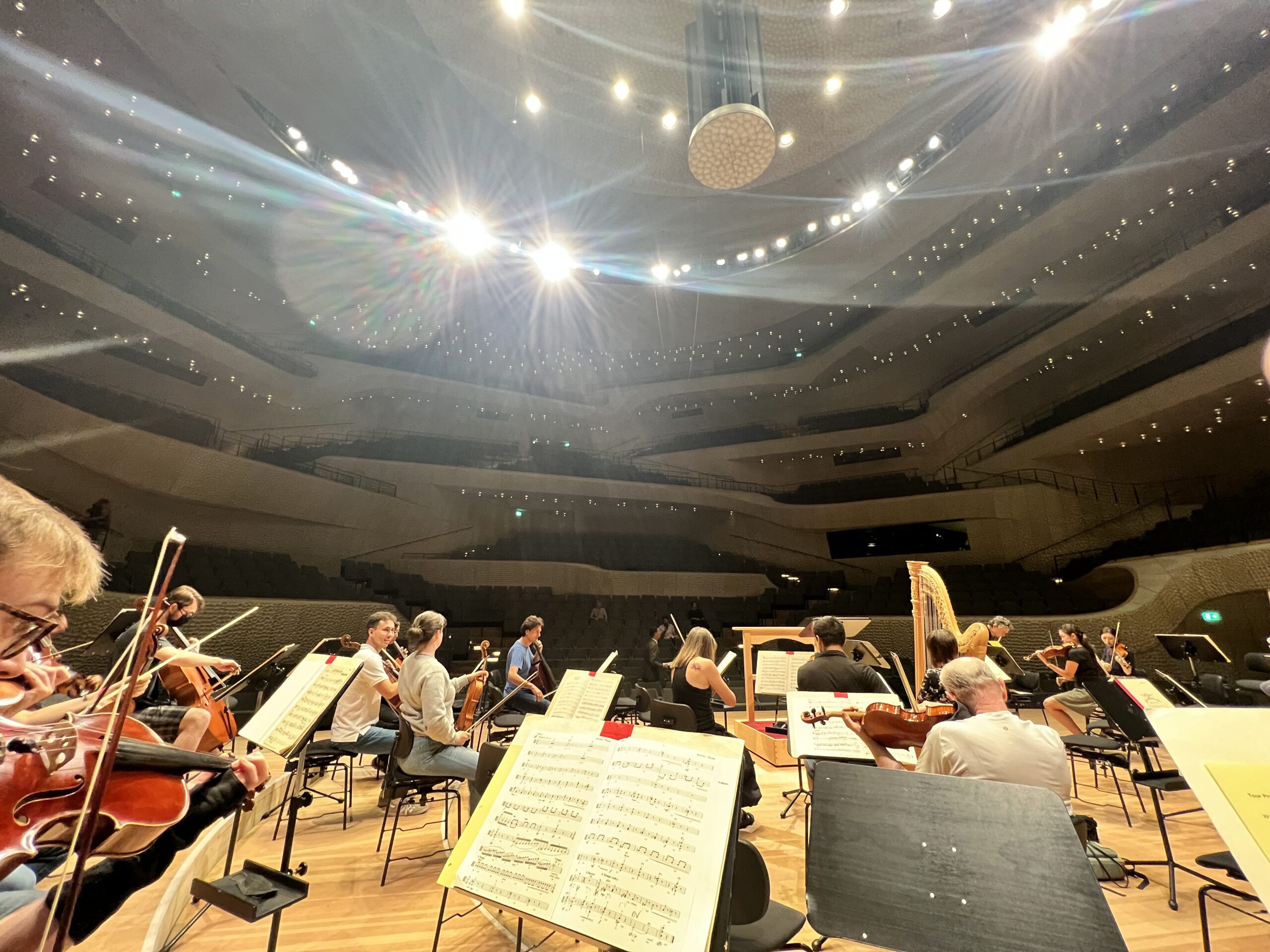 Lisa rehearses with the BSO at Berlin Philharmonie Concert Hall