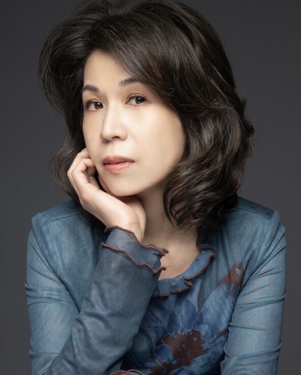 Pei-Shan Lee Headshot
