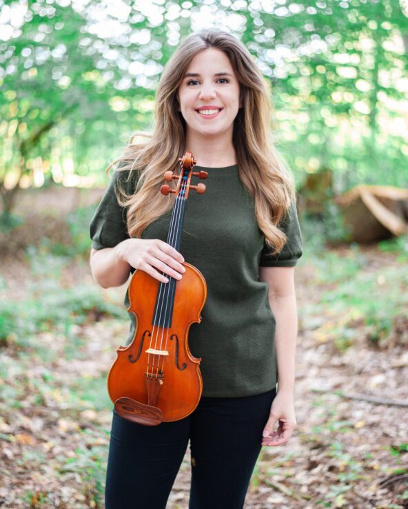 Laura Rabideau Headshot