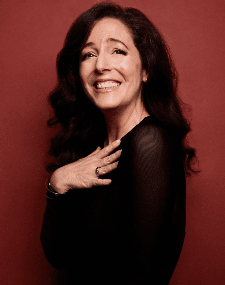 Jennifer Caraluzzi Headshot