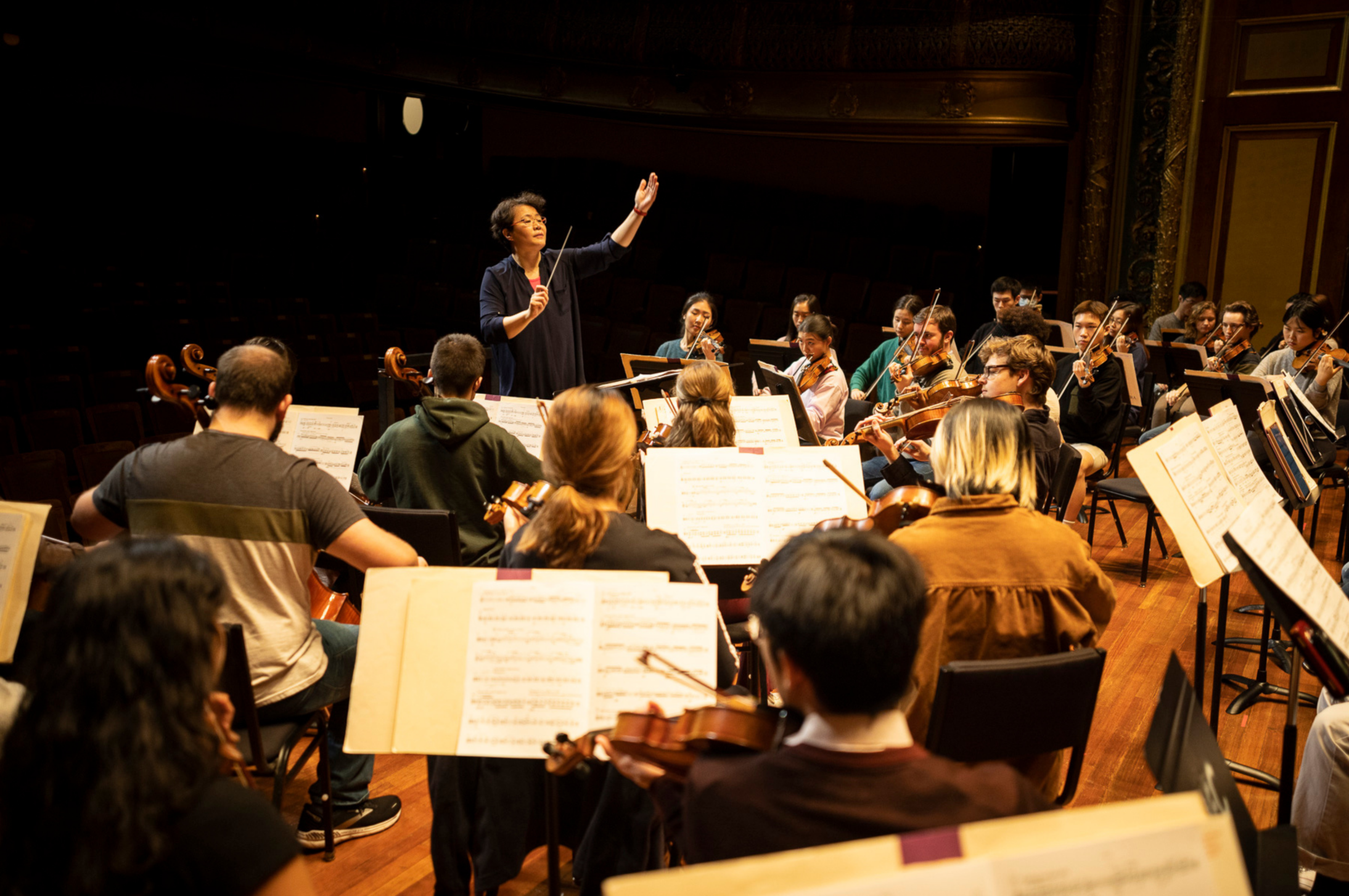 Mei-Ann Chen conducts the NEC Philharmonia in December 2022. Tom Kates Photography