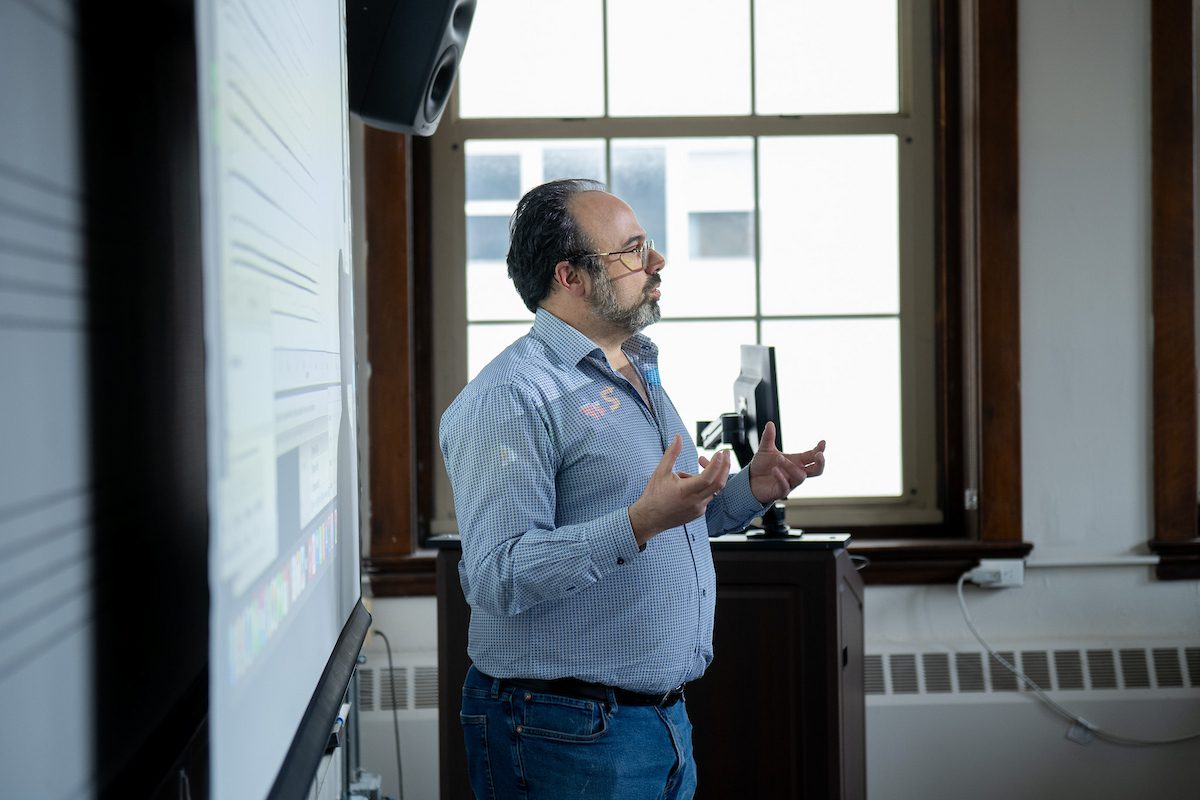 Efstratios Minkakis leads a Computer-Assisted Analysis & Composition class on Debut Day.
