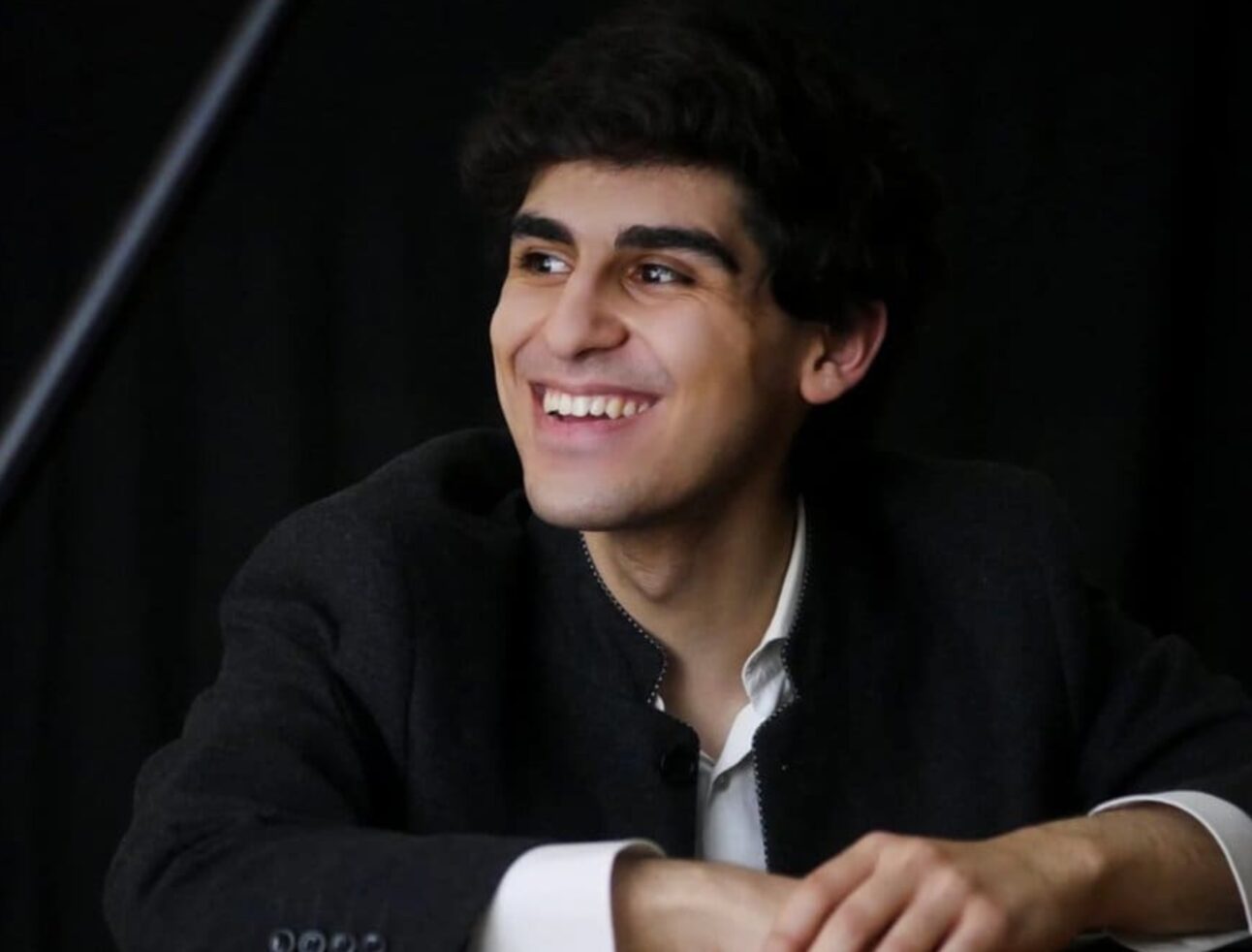 Pianist Evren Ozel Releases Recording of Mozart Concertos