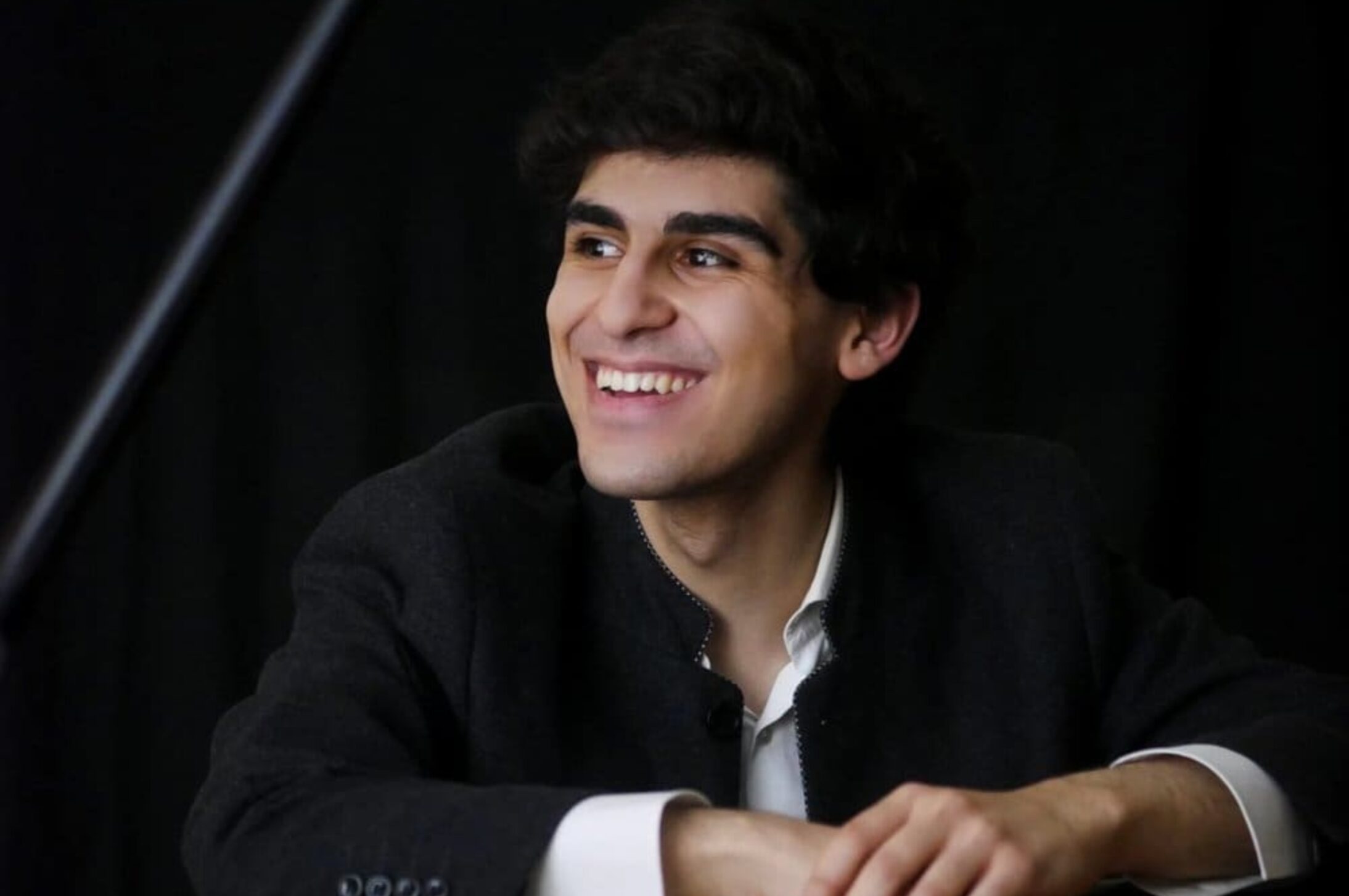 Pianist Evren Ozel Releases Recording of Mozart Concertos